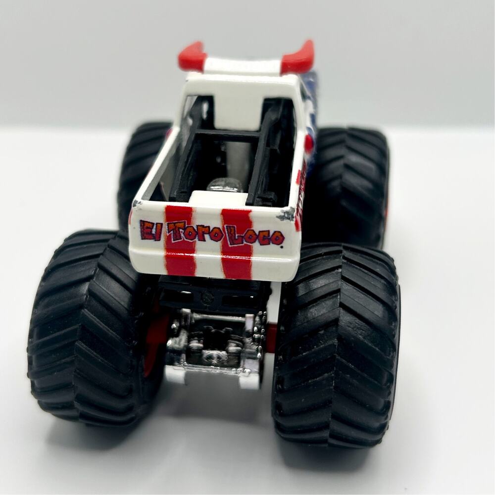 Hot Wheels Monster Jam El Toro Loco Truck 2017 Stars and Stripes 1:64 LOOSE - Picture 4 of 7